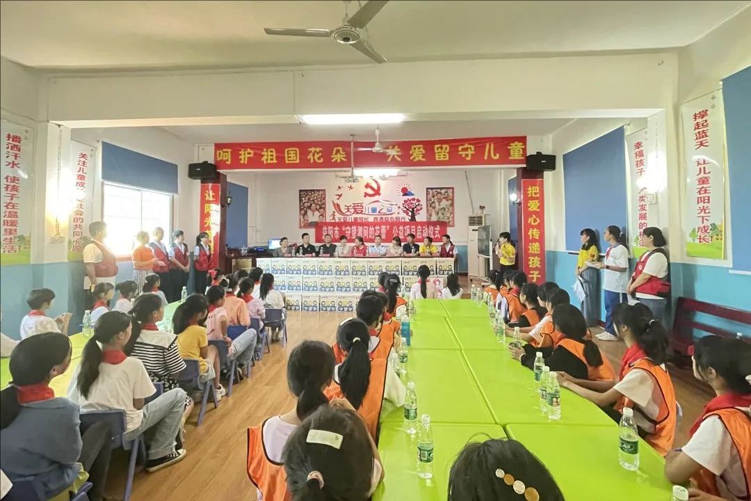 守望湘间的花蕾