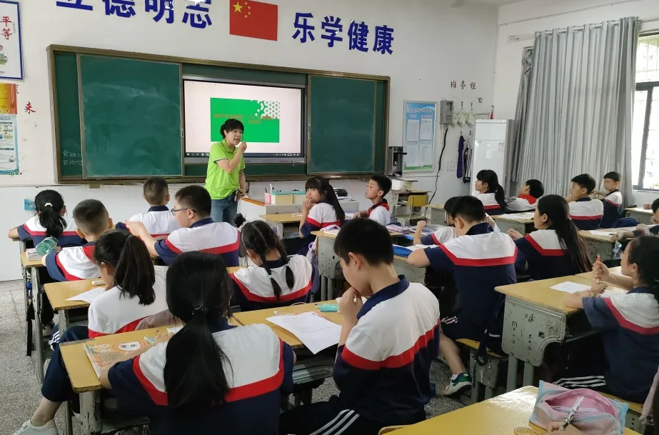 &ldquo;爱护自己，预防性侵&rdquo;走进梓山湖学校