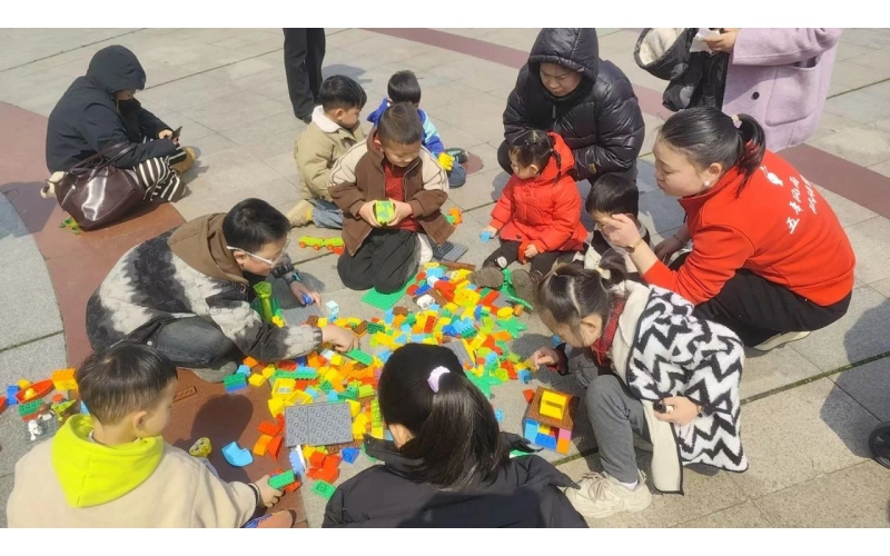 乐乐箱-有暖阳 有乐高 很有趣