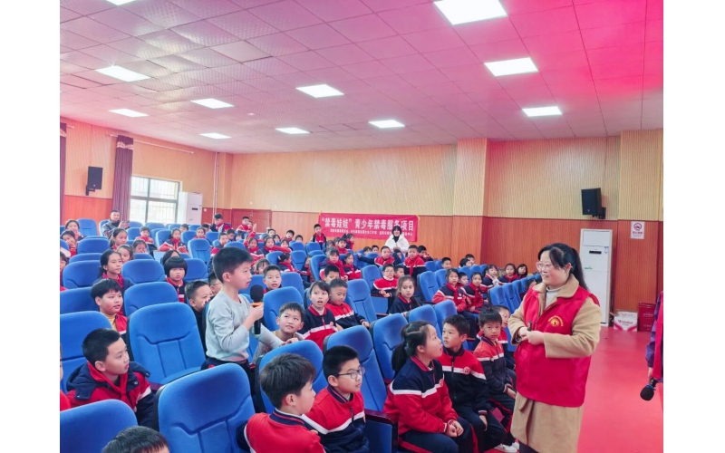 禁毒娃娃｜互动课堂筑牢校园防毒墙