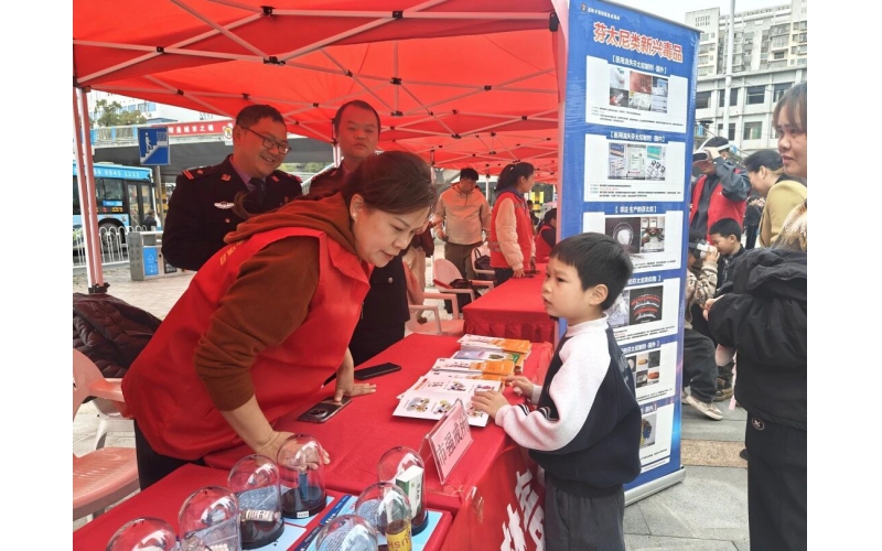 禁毒娃娃｜公益集市暖融融  &ldquo;禁毒娃娃&rdquo;护青春